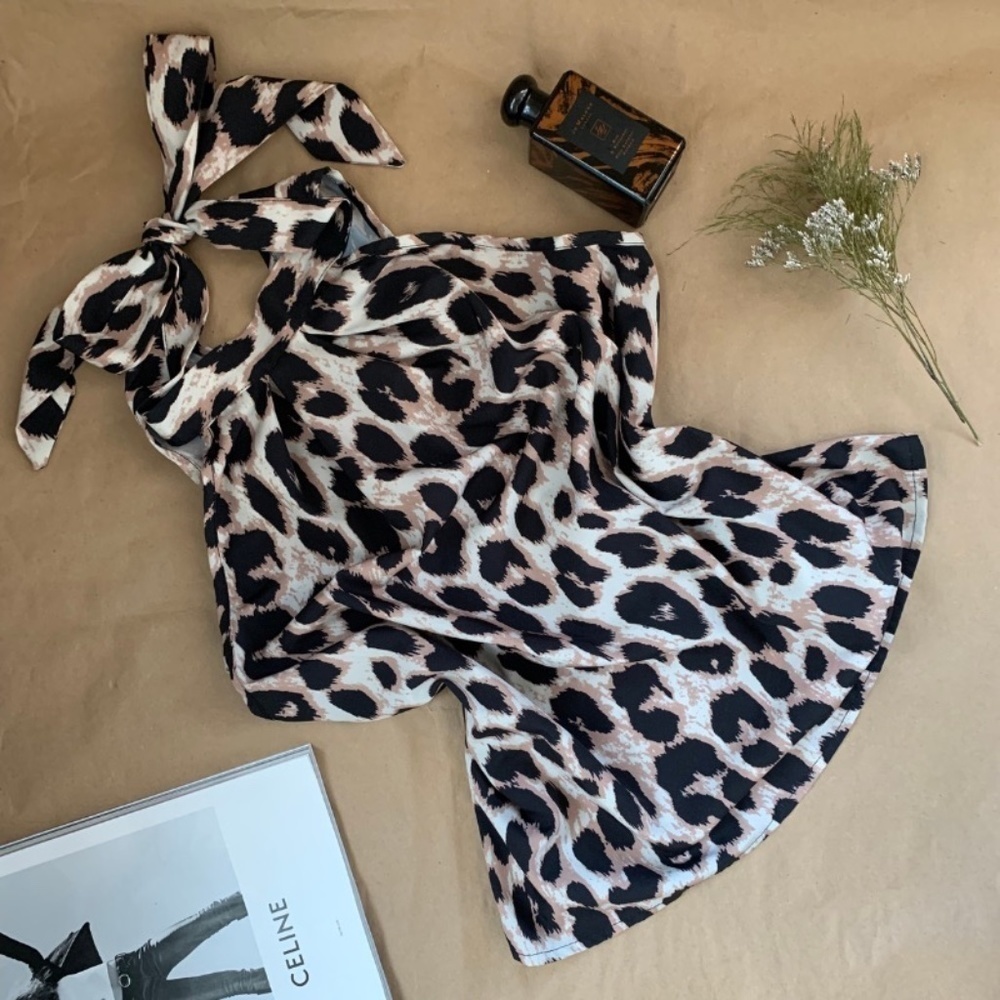 Shein Size M (US 6) Cheetah Print Top